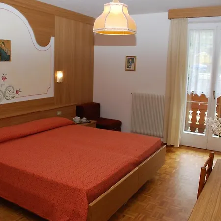 Szálloda Charme Nevada Molveno